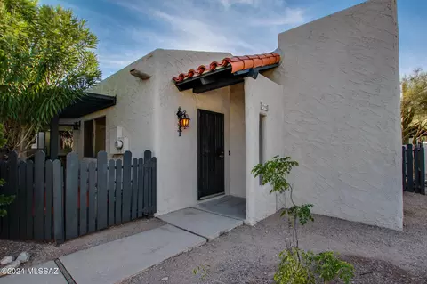 4548 E Pso La Casita, Tucson, AZ 85718