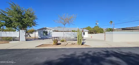 2939 E Monte Vista Dr, Tucson, AZ 85716