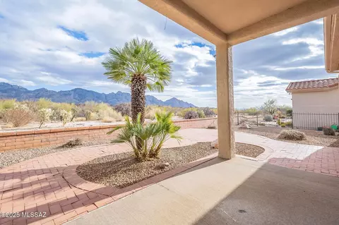 13688 N Lobelia Way, Oro Valley, AZ 85755