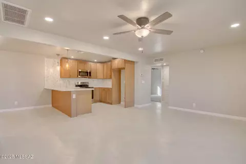 5644 E 1st St, Tucson, AZ 85711