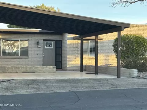 29 E Mediterranean Dr E, Oro Valley, AZ 85704