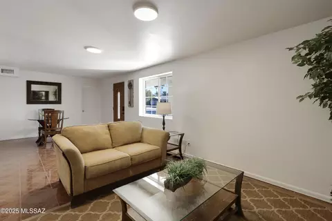 6141 E Sylvane St, Tucson, AZ 85711 photo 7