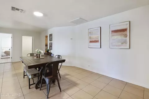 6141 E Sylvane St, Tucson, AZ 85711 photo 11