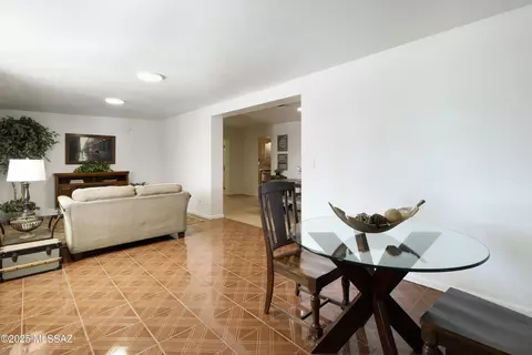 6141 E Sylvane St, Tucson, AZ 85711 photo 5