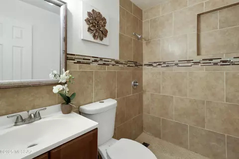 6141 E Sylvane St, Tucson, AZ 85711 photo 24