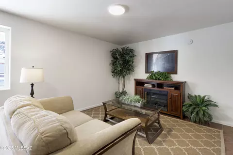 6141 E Sylvane St, Tucson, AZ 85711 photo 6