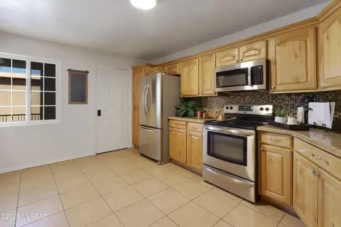 6141 E Sylvane St, Tucson, AZ 85711 photo 15