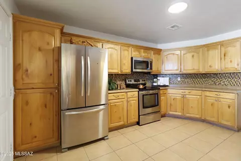 6141 E Sylvane St, Tucson, AZ 85711 photo 14