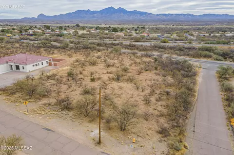 105 Keating Cir, Tubac, AZ 85646