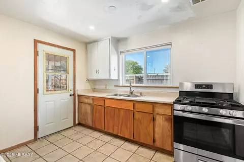 Kitchen - 3002 E 20th St, Tucson, AZ 85716 photo 3 of 4