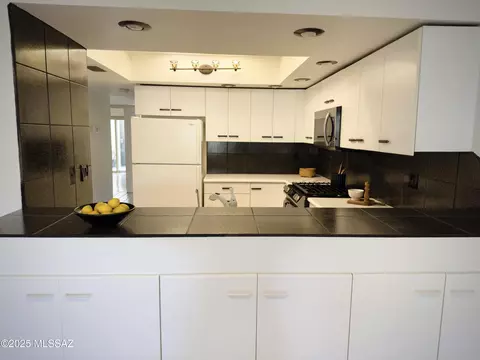 Kitchen - 7133 E Chorro Cir, Tucson, AZ 85715 photo 1 of 3
