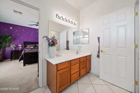 Bath - 3598 E Felix Blvd, Tucson, AZ 85706 photo 2 of 4