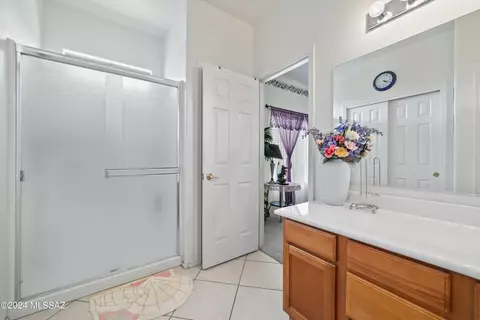 Bath - 3598 E Felix Blvd, Tucson, AZ 85706 photo 3 of 4