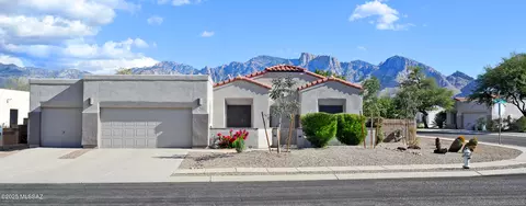 11752 N Pyramid Point Dr, Oro Valley, AZ 85737
