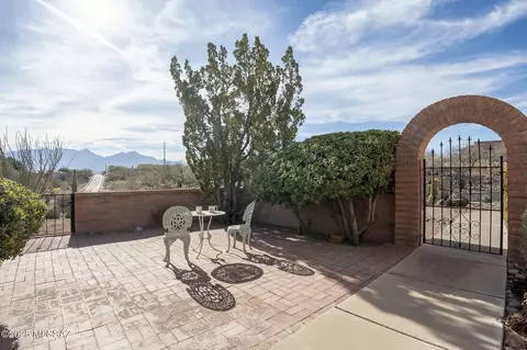 1380 W Via Del Petirrojo, Green Valley, AZ 85622