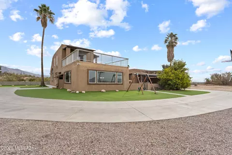 1061 W Roller Coaster Rd, Tucson, AZ 85704