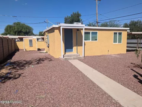 2707 E Grant Rd, Tucson, AZ 85716