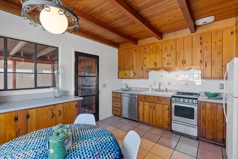 Kitchen - 4818 E 2nd St, Tucson, AZ 85711 photo 1 of 2