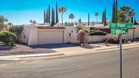 703 W Calle Del Ensalmo, Green Valley, AZ 85614
