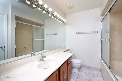 Bath - 11080 E Buckeye Pl, Tucson, AZ 85749 photo 1 of 2