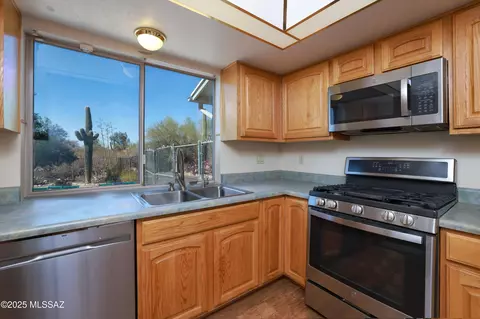 Kitchen - 11080 E Buckeye Pl, Tucson, AZ 85749 photo 3 of 3
