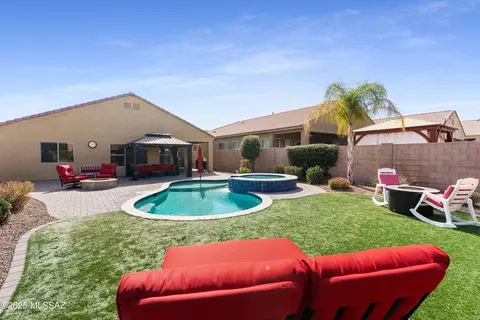 203 E Calle Trona, Green Valley, AZ 85614