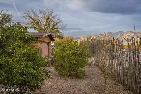 Exterior - 1952 E Lind Rd, Tucson, AZ 85719 photo 9 of 9