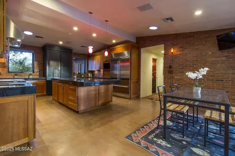 Kitchen - 1952 E Lind Rd, Tucson, AZ 85719 photo 2 of 8