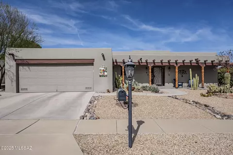 12 W Paseo Del Chino, Green Valley, AZ 85614