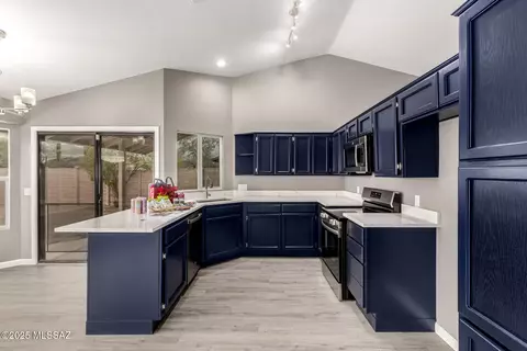 Kitchen - 8661 N Star Grass Dr, Tucson, AZ 85742 photo 1 of 1