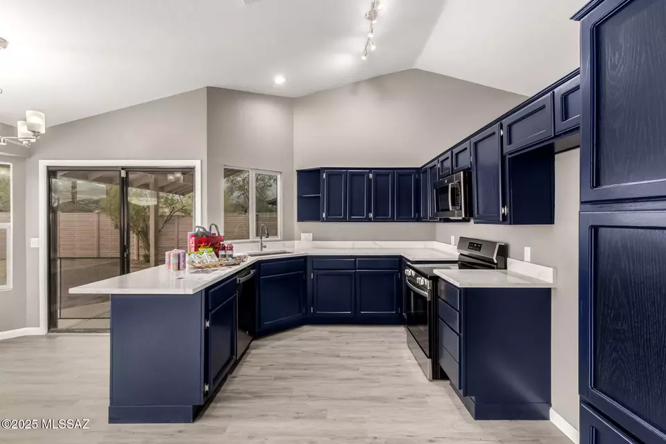 Kitchen - 8661 N Star Grass Dr, Tucson, AZ 85742 photo 1 of 1