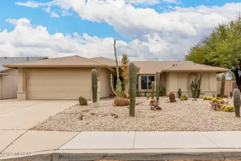 Exterior - 8661 N Star Grass Dr, Tucson, AZ 85742 photo 1 of 5