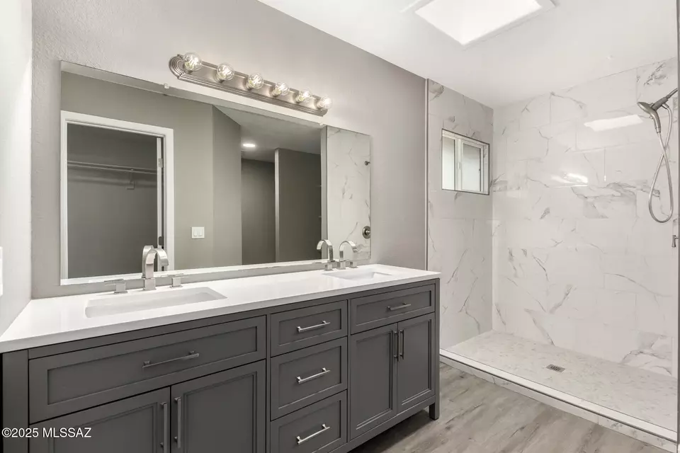 Bath - 8661 N Star Grass Dr, Tucson, AZ 85742 photo 1 of 2