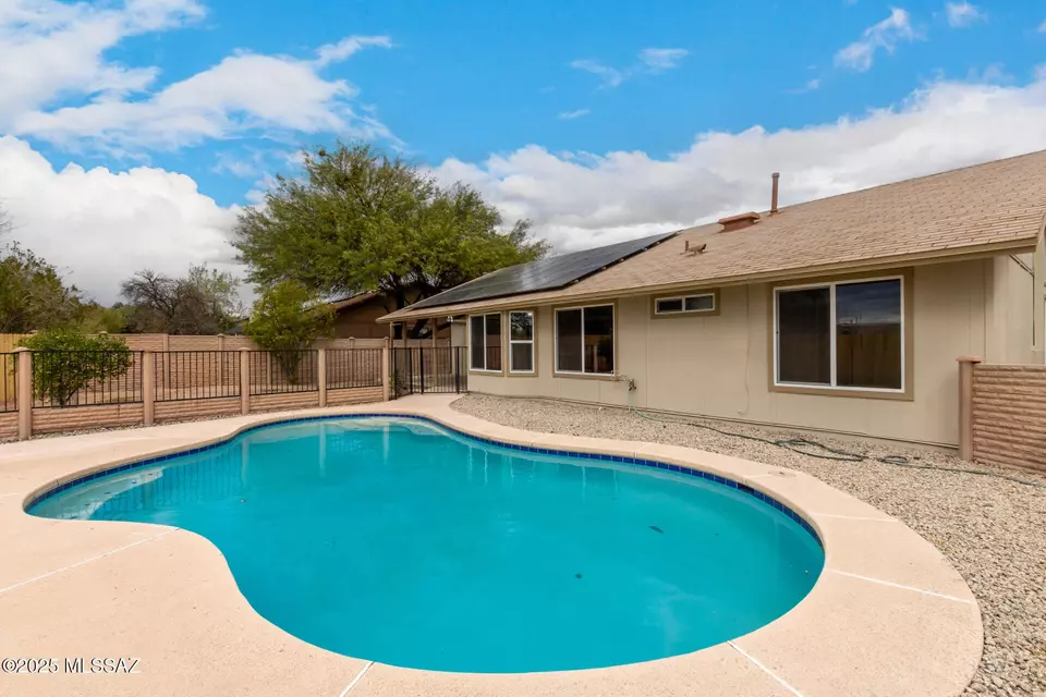 Exterior - 8661 N Star Grass Dr, Tucson, AZ 85742 photo 5 of 5