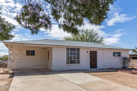 825 W Calle Ramona, Tucson, AZ 85706