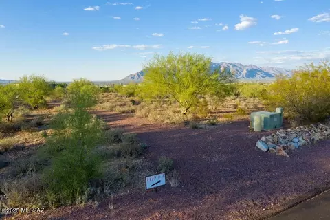 2830 W Black Cloud Ct, Tucson, AZ 85745
