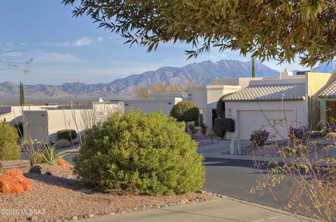 710 W Camino Del Bondadoso, Green Valley, AZ 85614