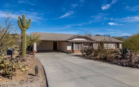 4890 N Calle Llanura, Tucson, AZ 85745