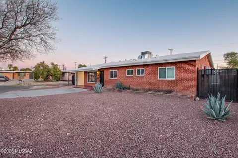 858 E Silver St, Tucson, AZ 85719