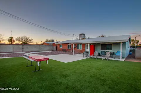 Exterior - 858 E Silver St, Tucson, AZ 85719 photo 3 of 8