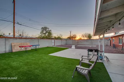 Exterior - 858 E Silver St, Tucson, AZ 85719 photo 7 of 8