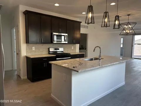 12551 E Remi Dr, Vail, AZ 85641