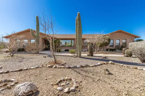 6621 N Broom Tail Dr, Tucson, AZ 85743