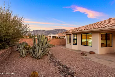 Exterior - 1133 E Haystack Dr, Oro Valley, AZ 85755 photo 3 of 4