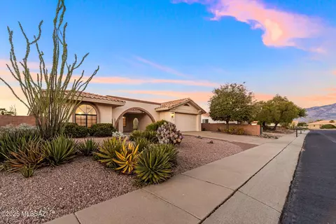 Exterior - 1133 E Haystack Dr, Oro Valley, AZ 85755 photo 2 of 4