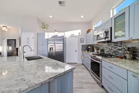 889 E Claridge Pl, Oro Valley, AZ 85755 photo 10