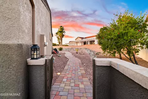 889 E Claridge Pl, Oro Valley, AZ 85755 photo 3