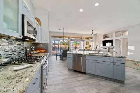 889 E Claridge Pl, Oro Valley, AZ 85755 photo 8