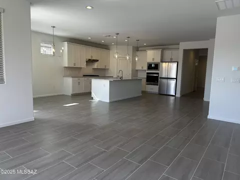 10454 E Silver Fox Dr, Tucson, AZ 85748