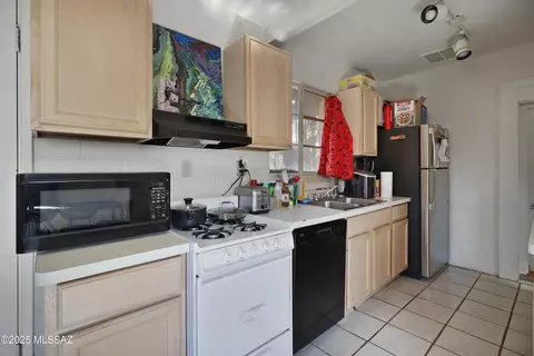 Kitchen - 3250 E Fairmount St, Tucson, AZ 85716 photo 6 of 6